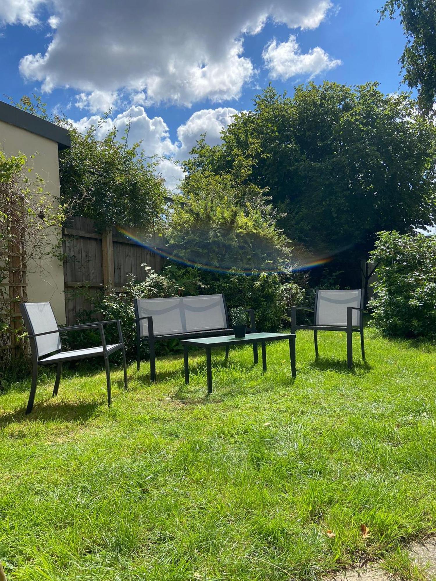 Comfortable And Cozy 4-Bedroom House Near The Hospital Cambridge  Bagian luar foto